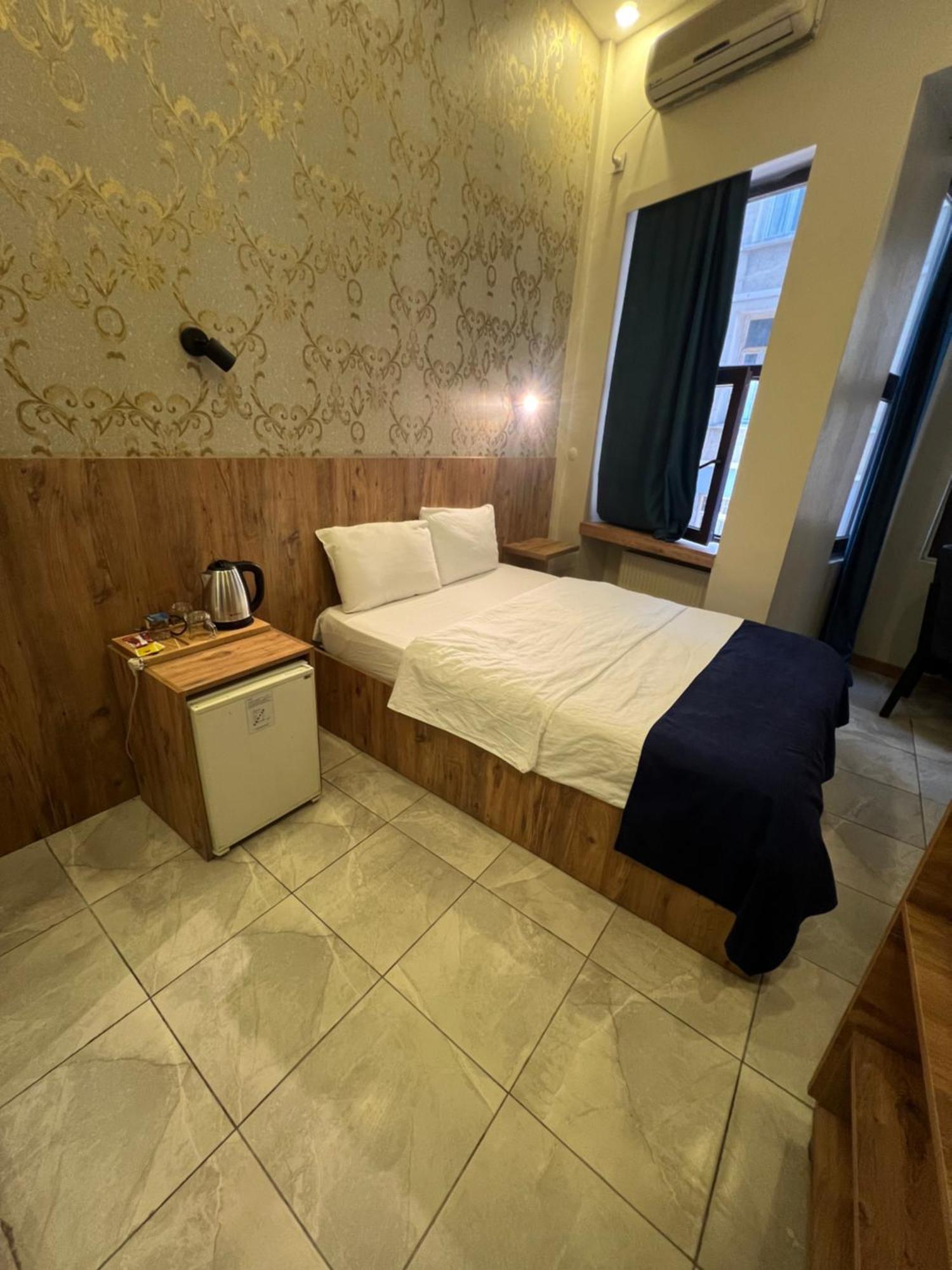 Eymen Palace Hotel Istanbul Bagian luar foto